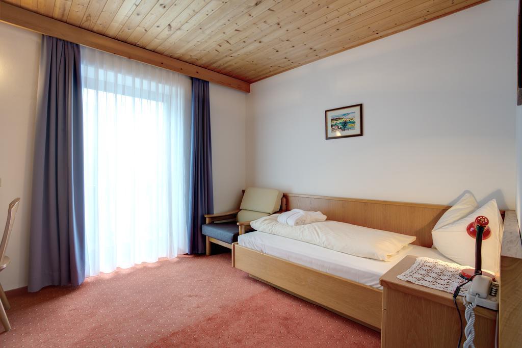 Good Life Hotel Zirm Obereggen Room photo