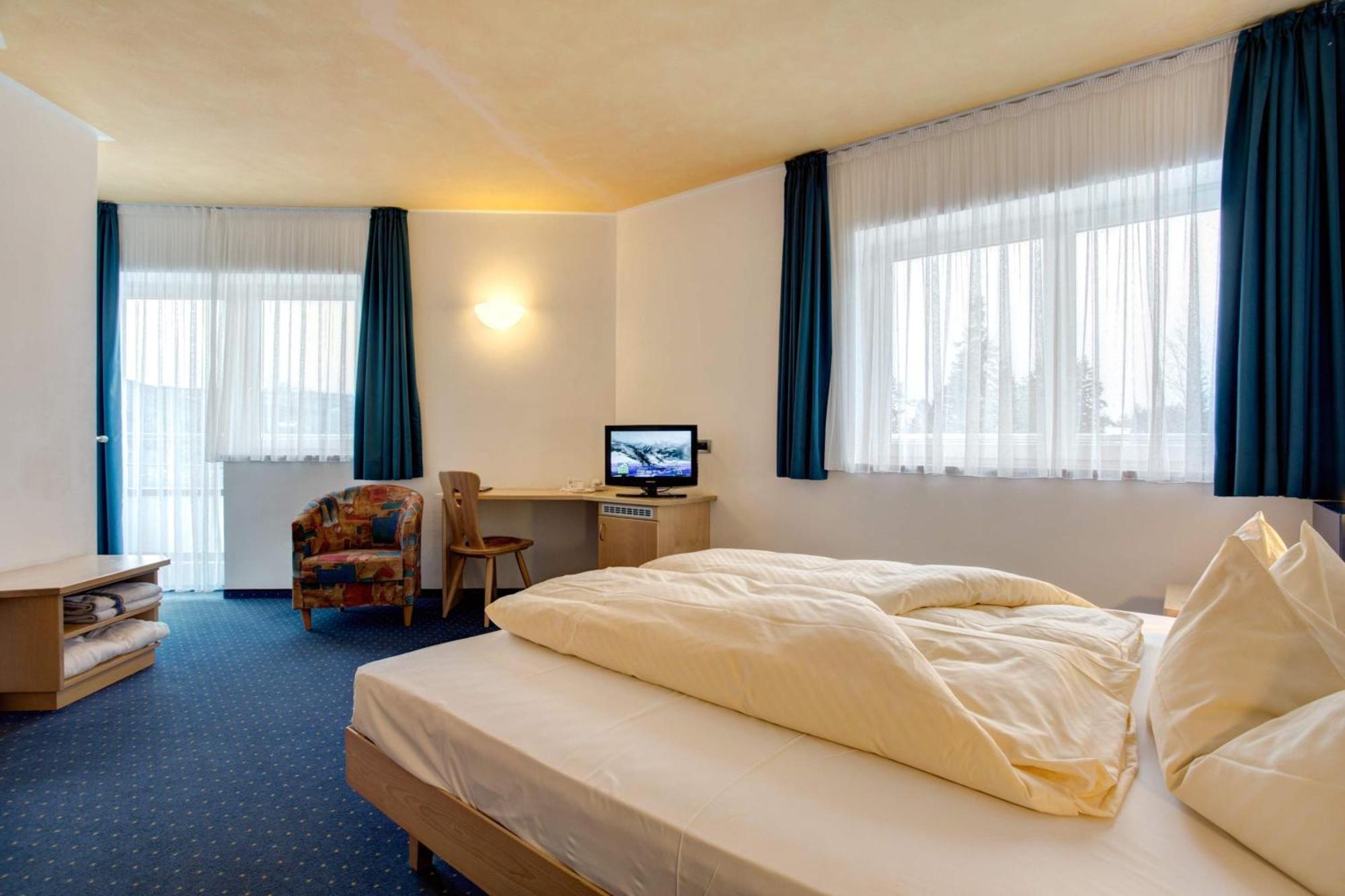 Good Life Hotel Zirm Obereggen Room photo