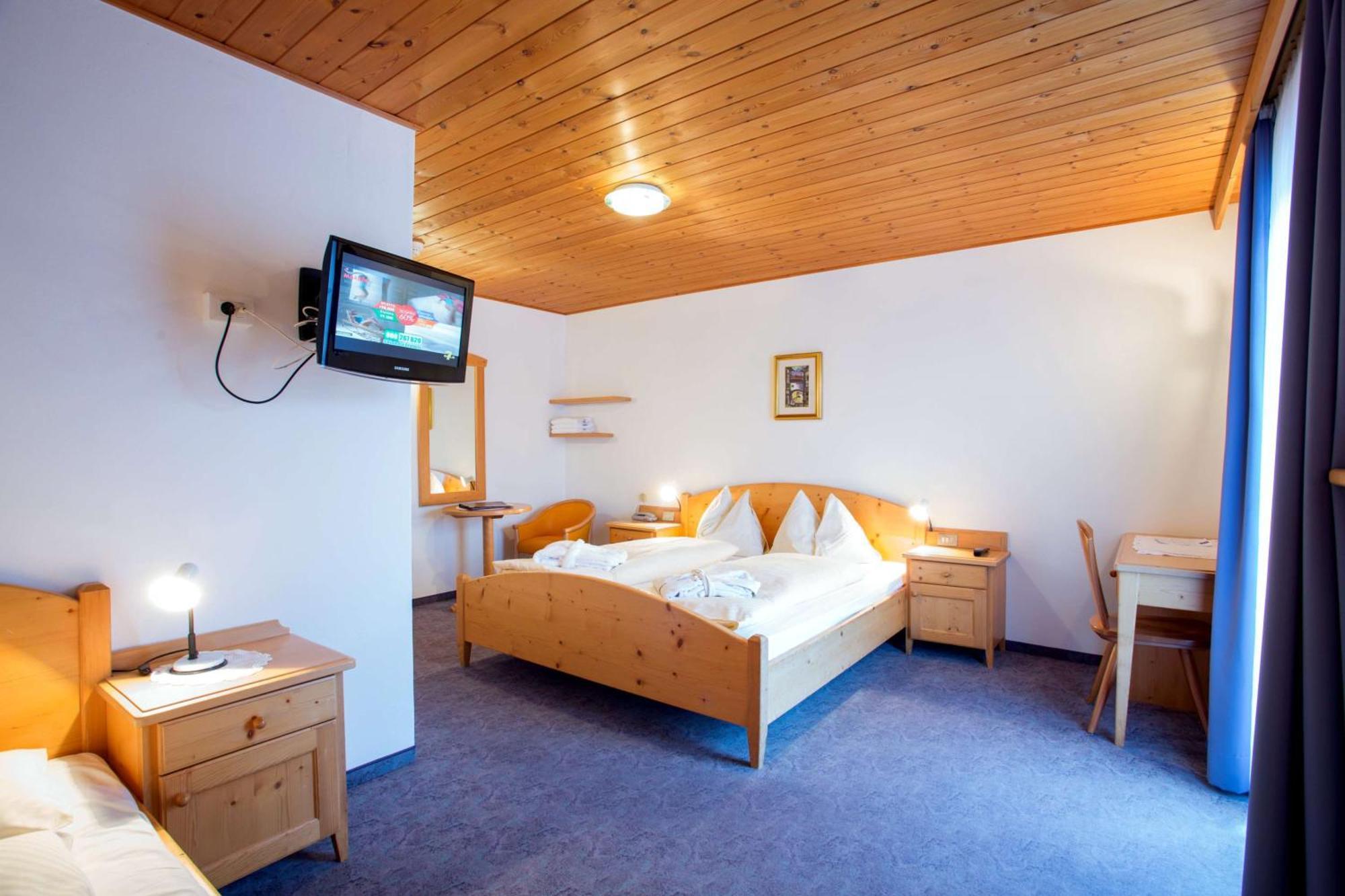 Good Life Hotel Zirm Obereggen Room photo